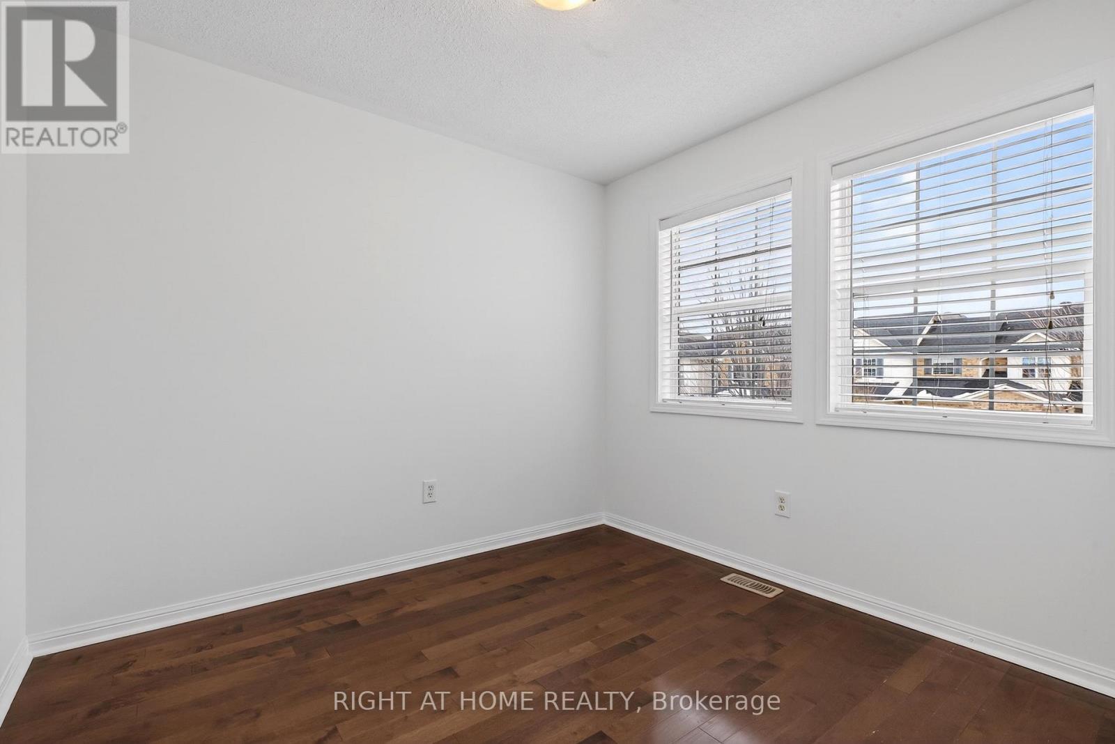 4063 Donnic Drive, Burlington, Ontario  L7M 0A5 - Photo 21 - W12825886