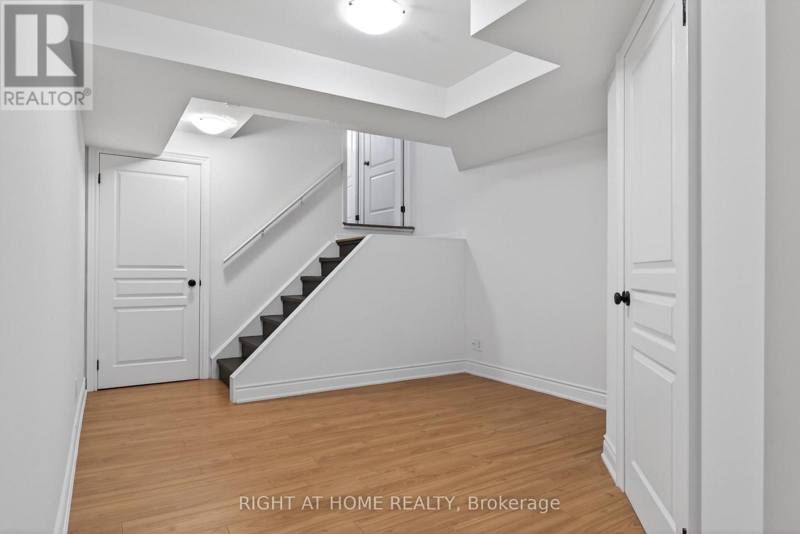 4063 Donnic Drive, Burlington, Ontario  L7M 0A5 - Photo 22 - W12825886