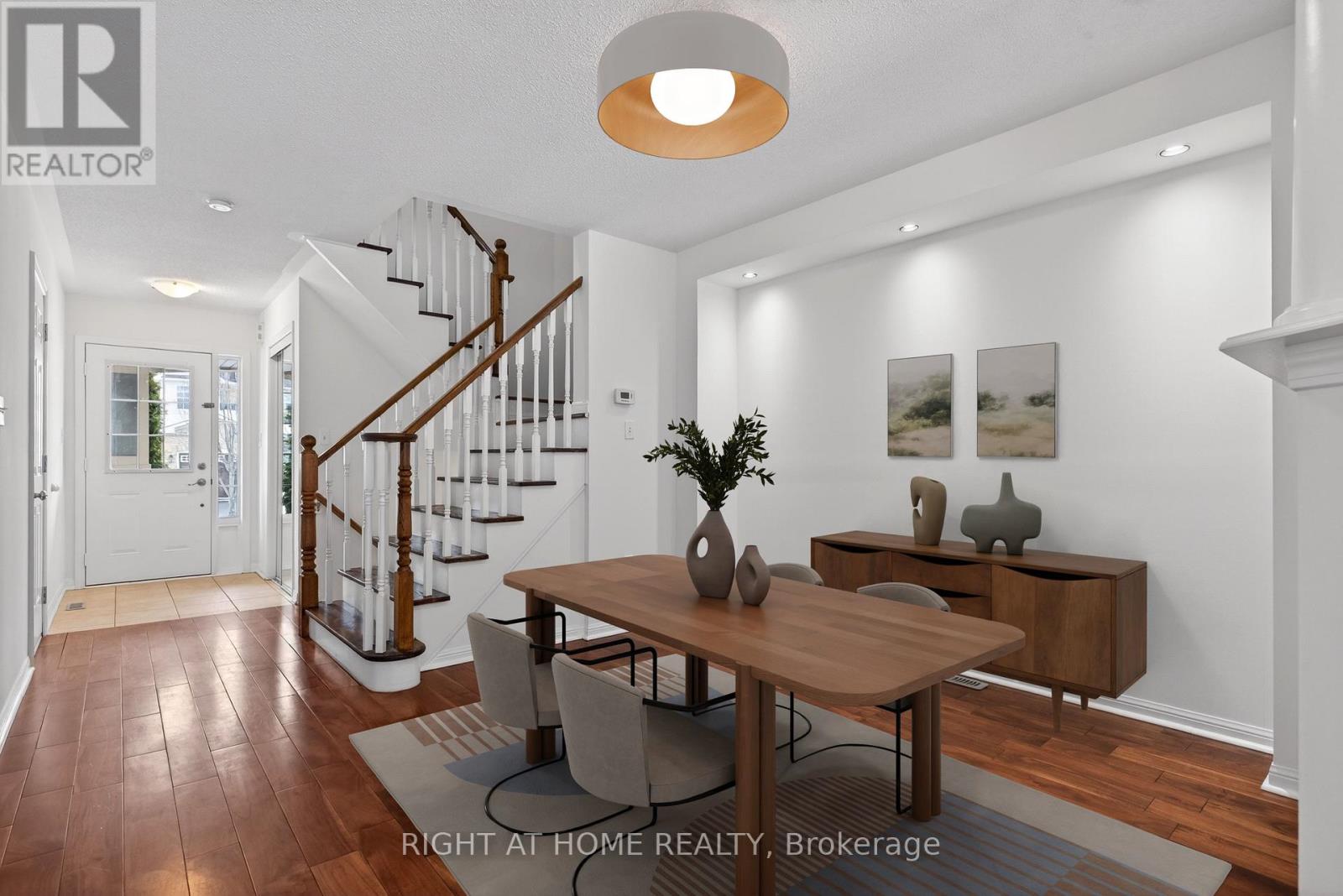 4063 Donnic Drive, Burlington, Ontario  L7M 0A5 - Photo 6 - W12825886