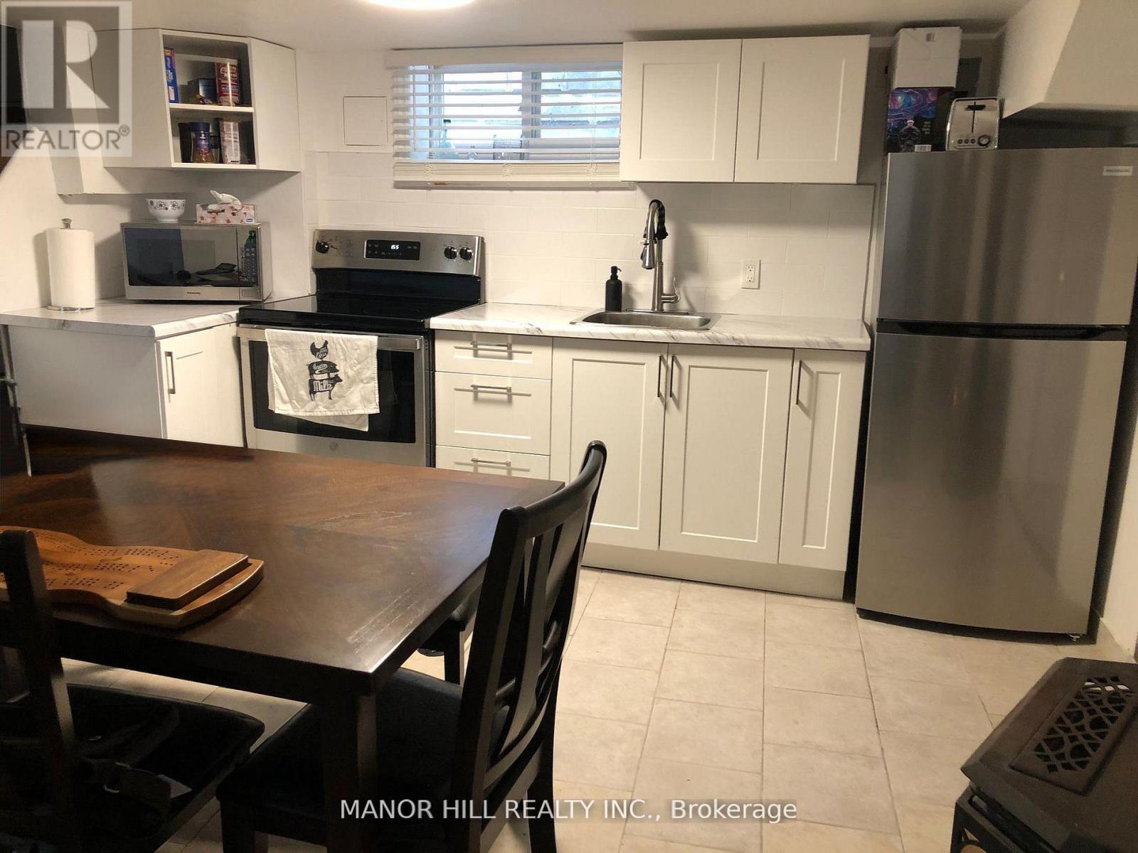 929 Lakeshore Road, Mississauga, Ontario  L5E 1E3 - Photo 23 - W12825910