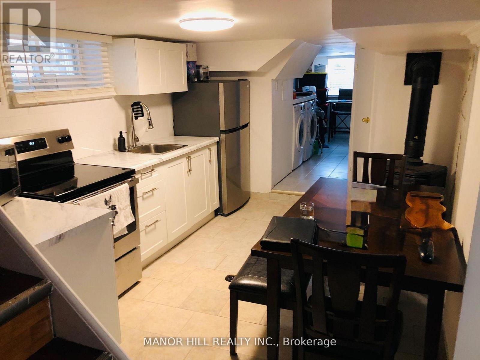 929 Lakeshore Road, Mississauga, Ontario  L5E 1E3 - Photo 24 - W12825910