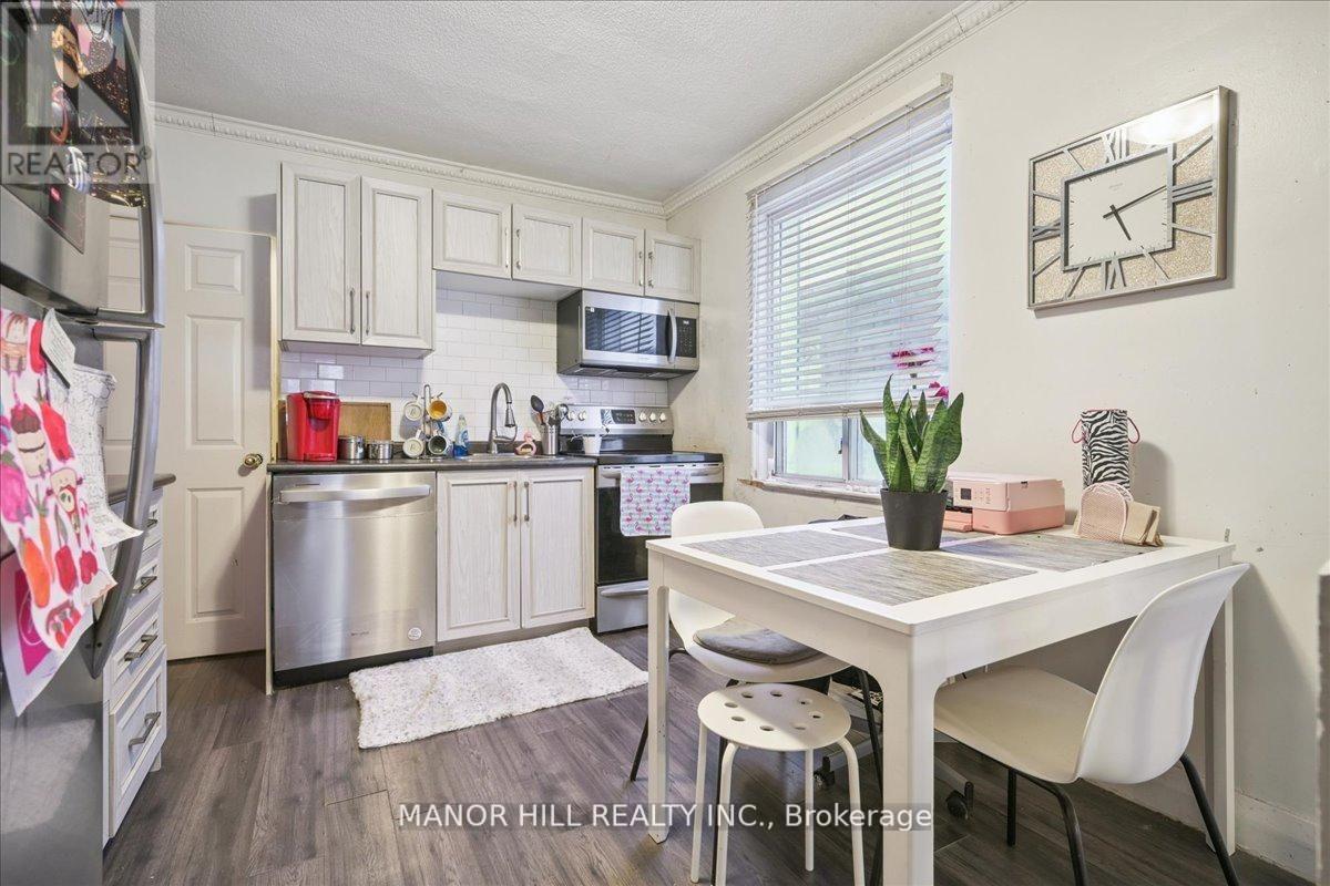 929 Lakeshore Road, Mississauga, Ontario  L5E 1E3 - Photo 5 - W12825910