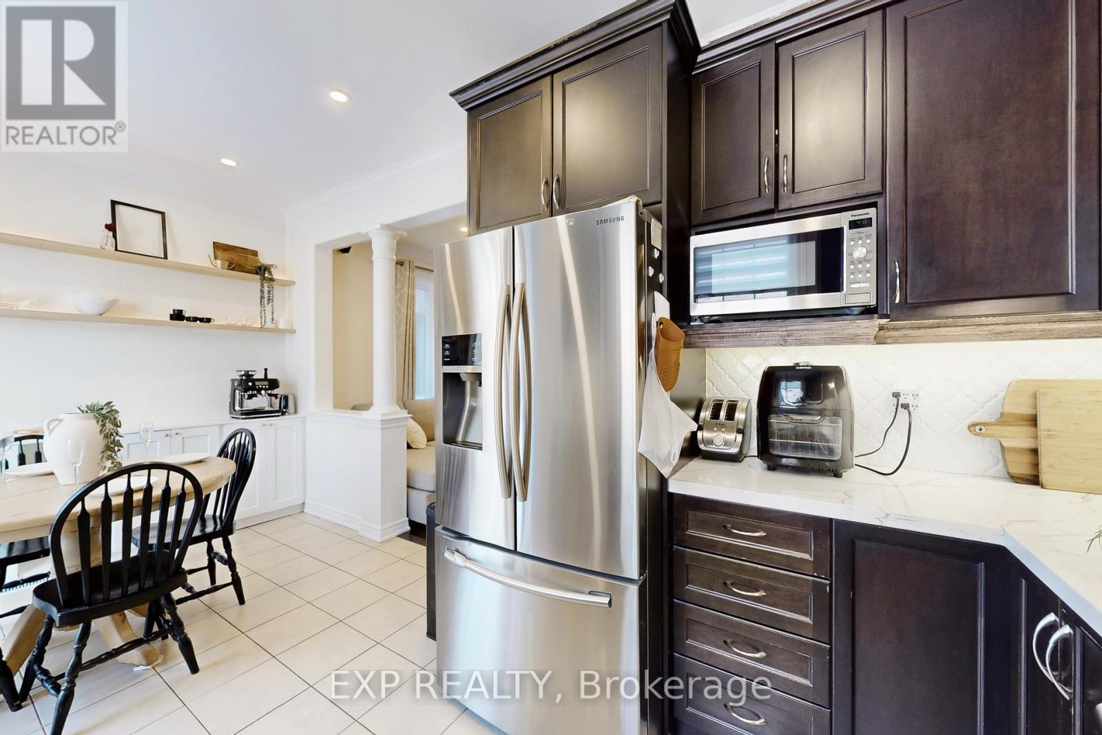 61 Buchanan Crescent, Brampton, Ontario  L6X 5M4 - Photo 10 - W12825916