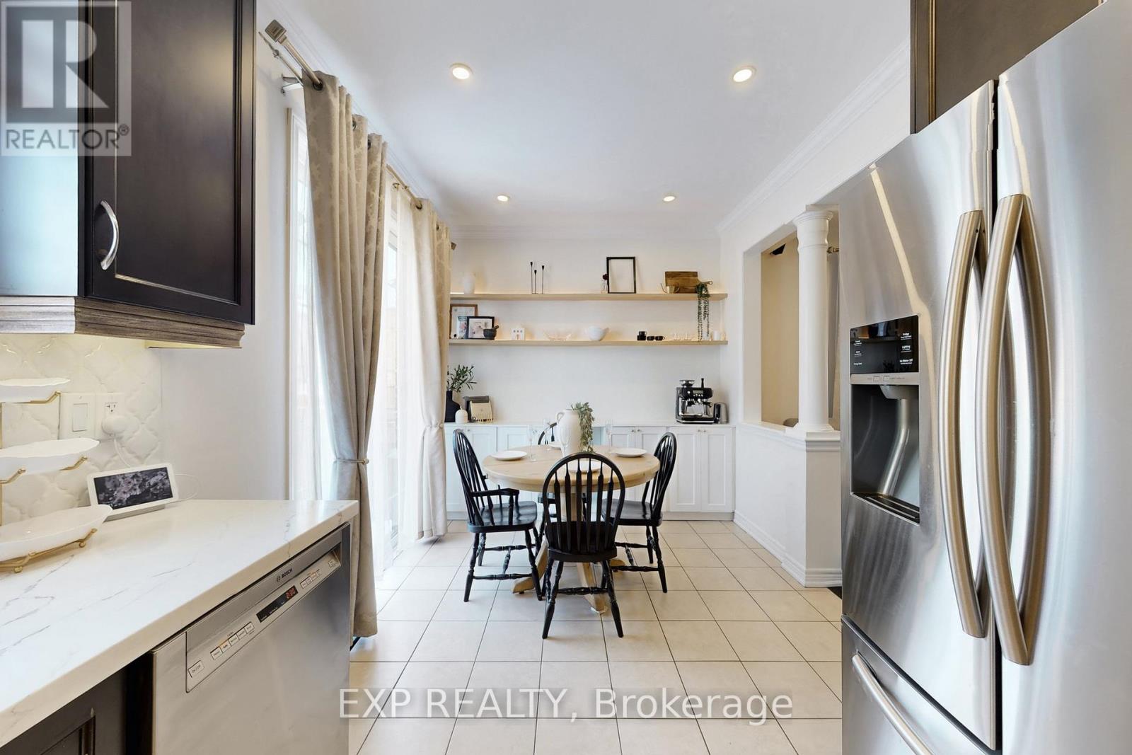 61 Buchanan Crescent, Brampton, Ontario  L6X 5M4 - Photo 11 - W12825916