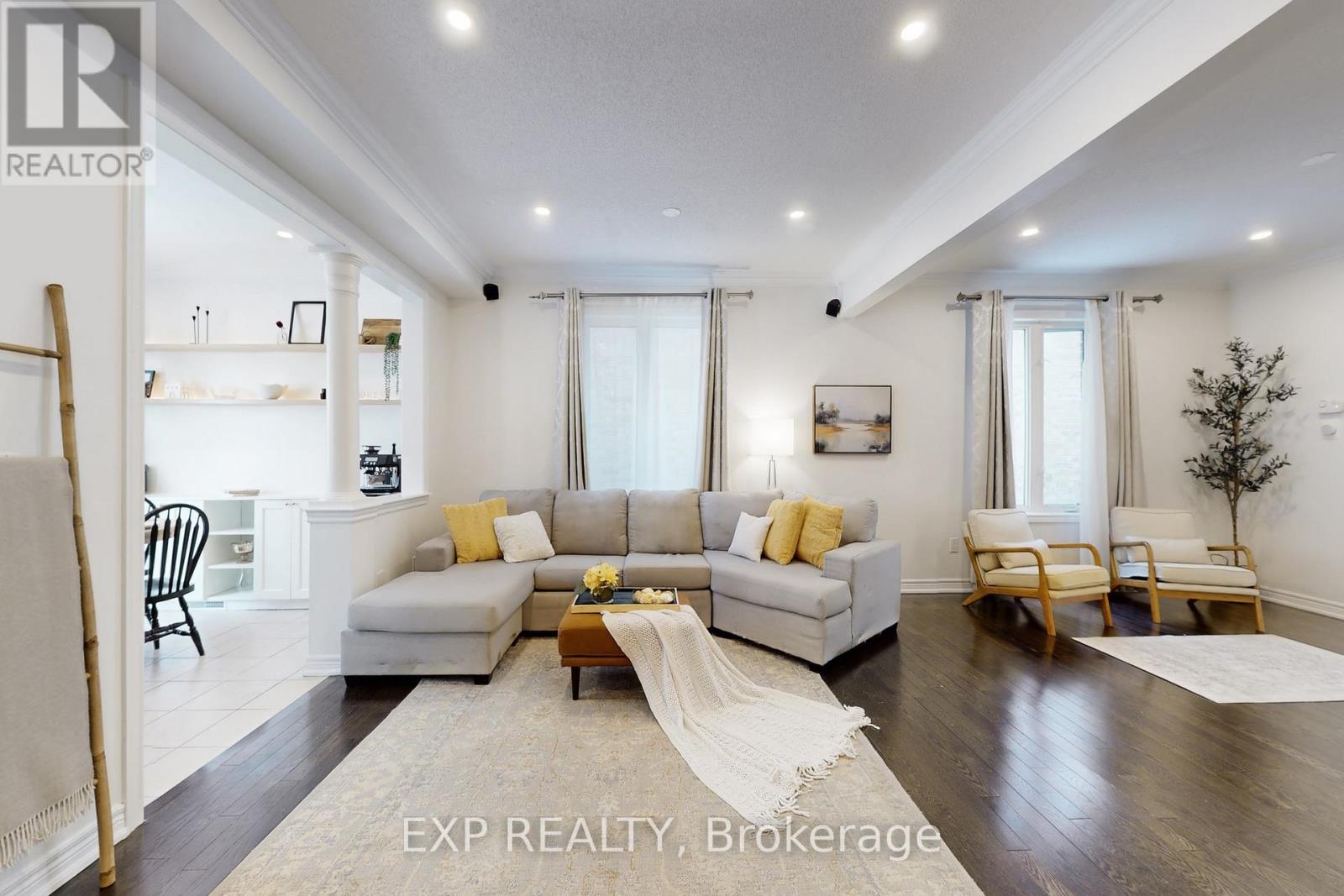 61 Buchanan Crescent, Brampton, Ontario  L6X 5M4 - Photo 3 - W12825916