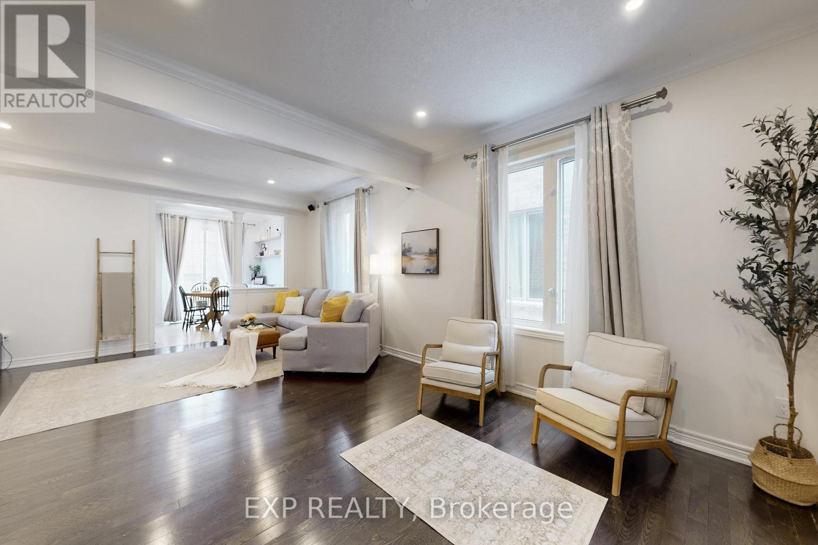 61 Buchanan Crescent, Brampton, Ontario  L6X 5M4 - Photo 5 - W12825916