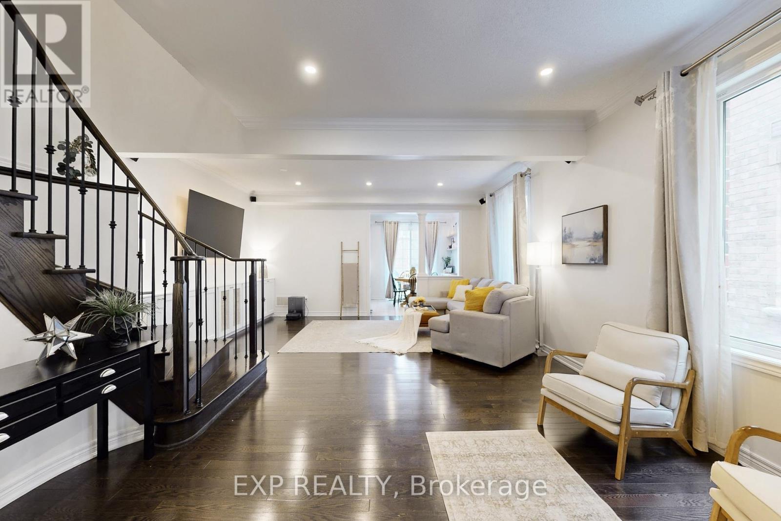 61 Buchanan Crescent, Brampton, Ontario  L6X 5M4 - Photo 6 - W12825916