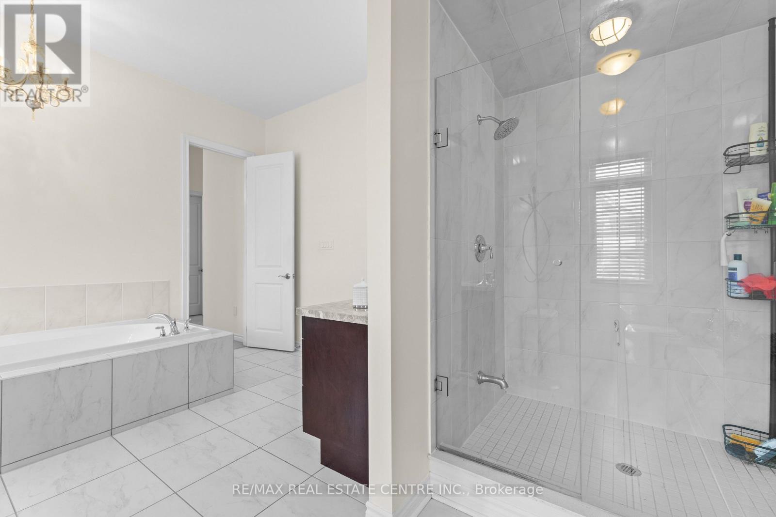 1 Astrantia Way, Brampton, Ontario  L6X 1P3 - Photo 22 - W12825940