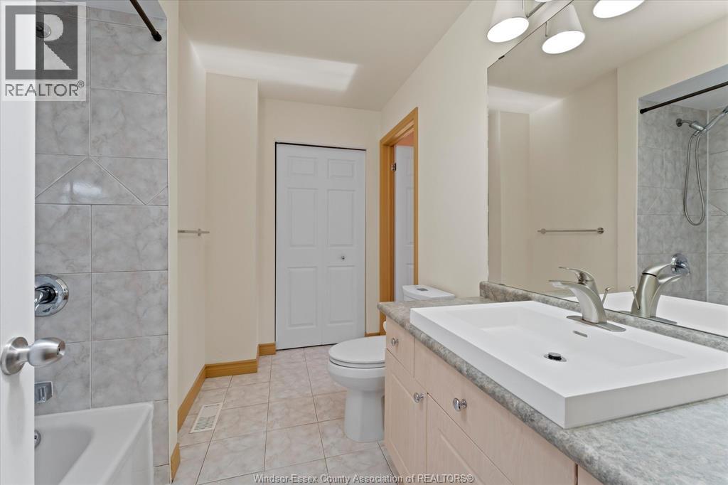 4511 Sassafras, Windsor, Ontario  N9G 3C9 - Photo 13 - 26004053