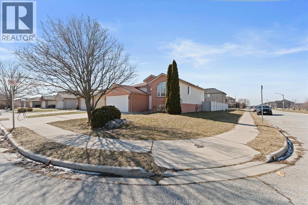 4511 Sassafras, Windsor, Ontario  N9G 3C9 - Photo 3 - 26004053