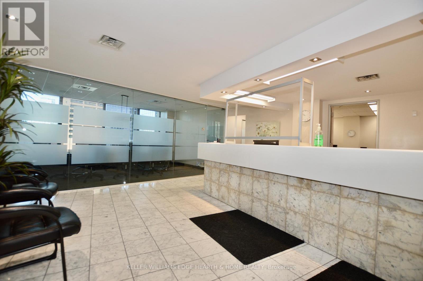 700 - 1 James Street S, Hamilton (Beasley), Ontario  L8P 4R5 - Photo 3 - X12825880