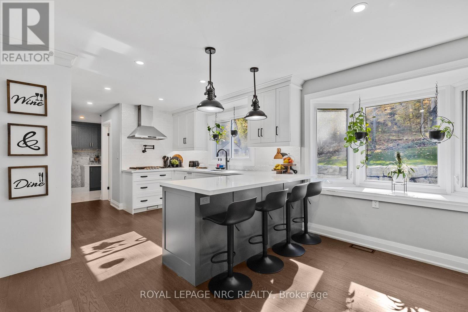 94 Dorchester Drive, Grimsby, Ontario  L3M 1A8 - Photo 9 - X12825882