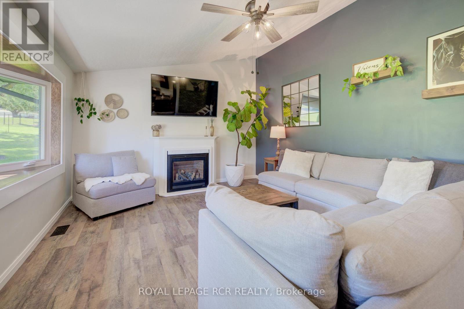 22 Smith Drive, Mapleton, Ontario  N0G 1P0 - Photo 19 - X12825892