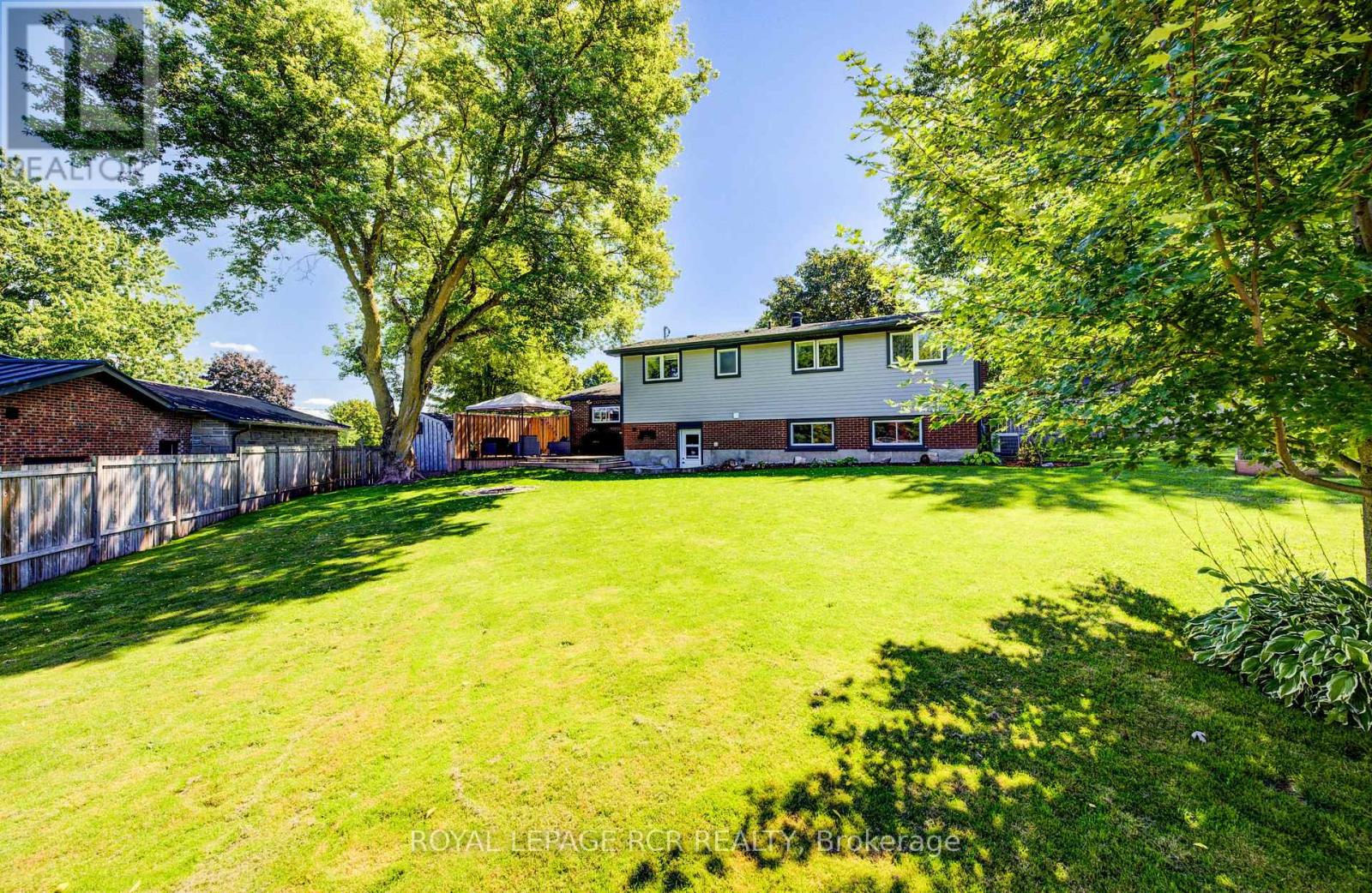 22 Smith Drive, Mapleton, Ontario  N0G 1P0 - Photo 36 - X12825892