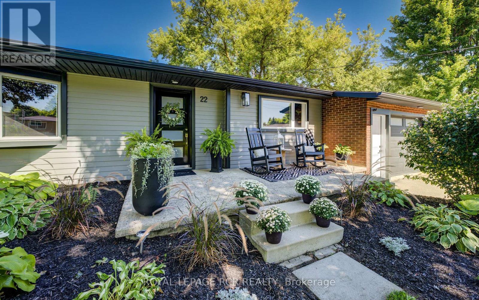 22 Smith Drive, Mapleton, Ontario  N0G 1P0 - Photo 4 - X12825892