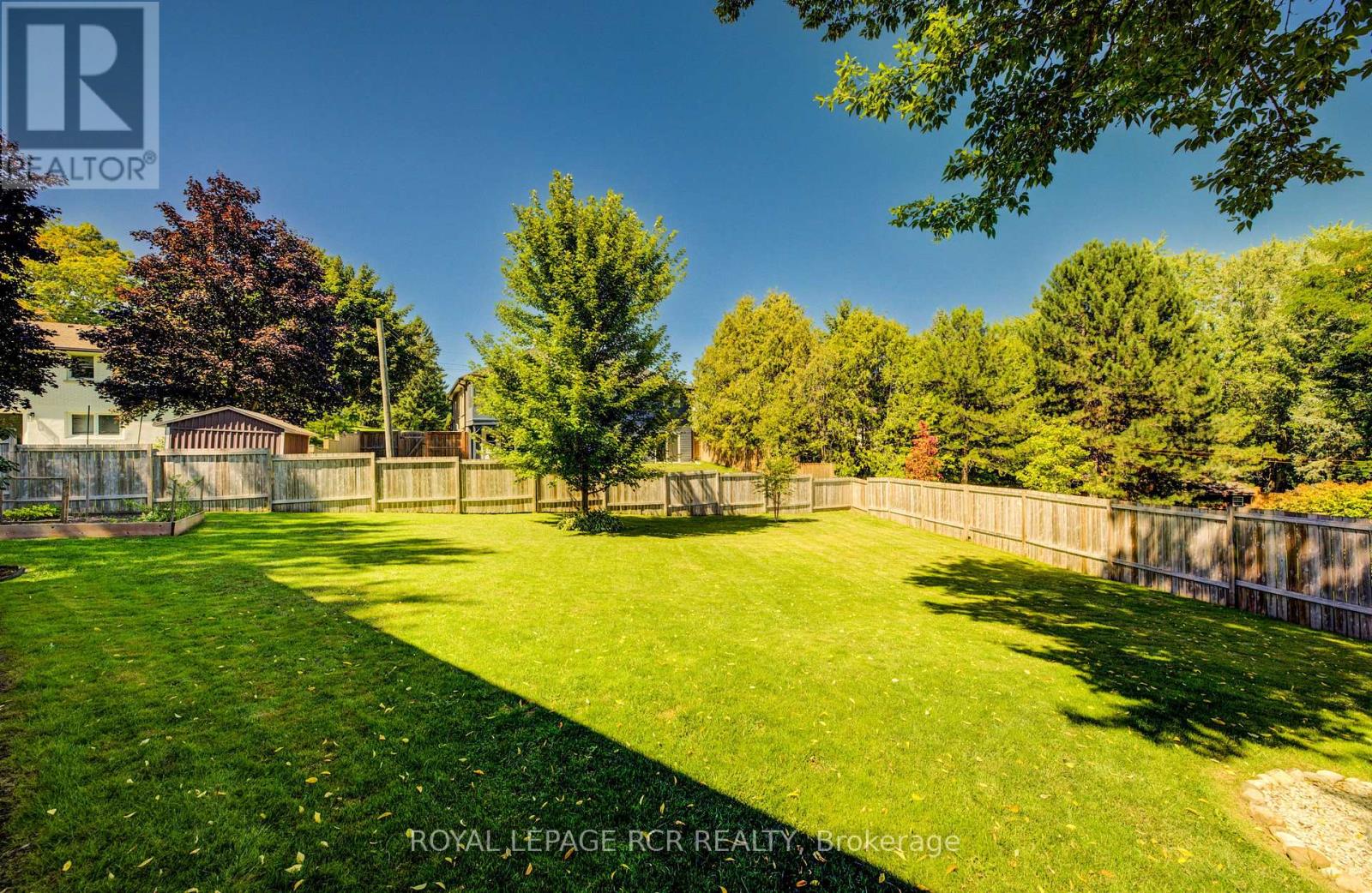 22 Smith Drive, Mapleton, Ontario  N0G 1P0 - Photo 40 - X12825892