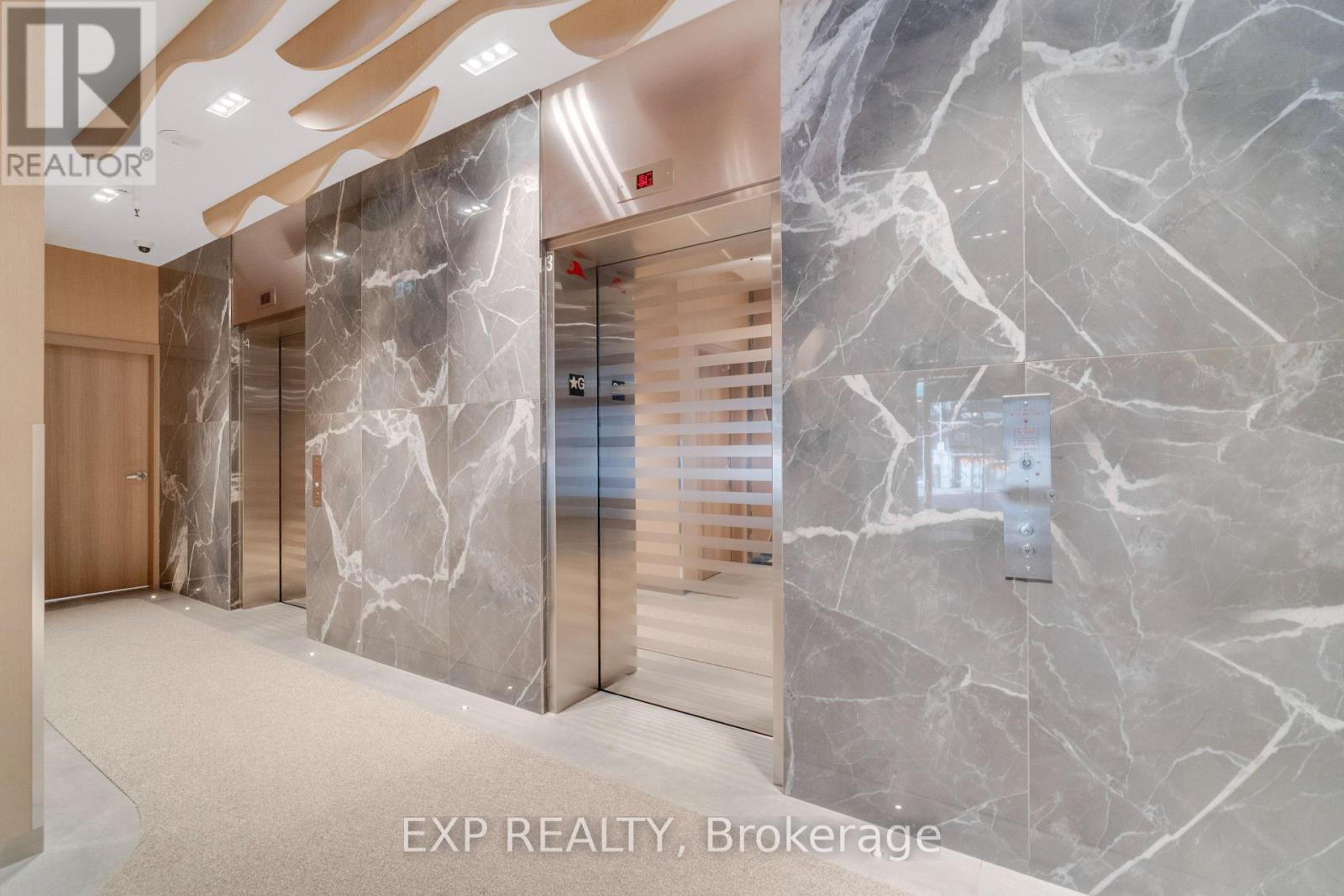 2807 - 21 Carlton Street, Toronto, Ontario  M5B 1L3 - Photo 5 - C12808354