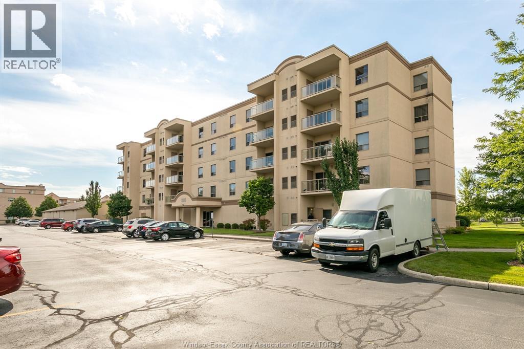 320 VILLAGE GROVE Unit# 204, Tecumseh, Ontario