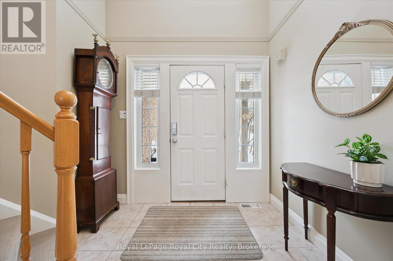 92 Marsh Crescent, Guelph, Ontario  N1L 1L4 - Photo 4 - X12826030