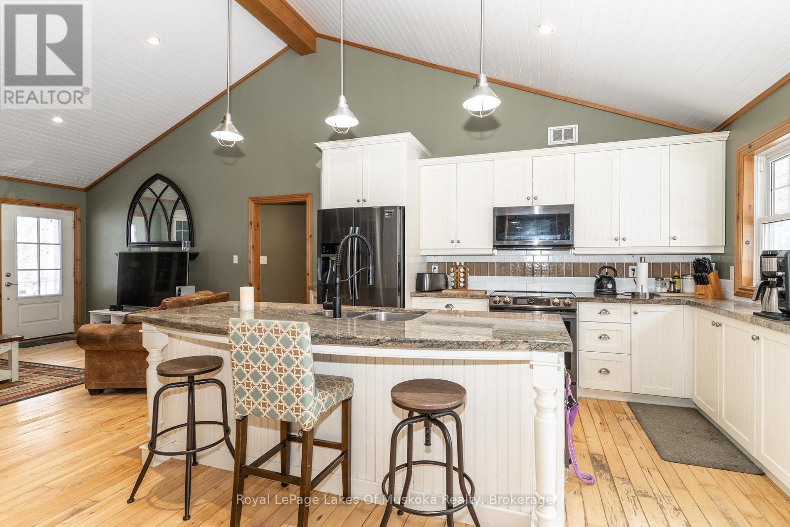 1039 Falkenburg Road, Bracebridge, Ontario  P1L 1X4 - Photo 19 - X12826080