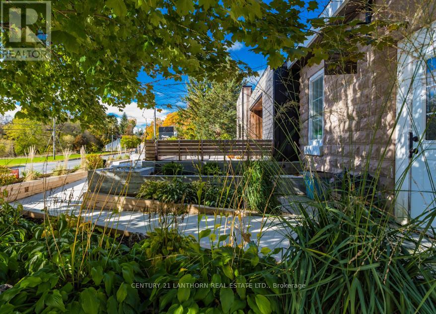 106 Bloomfield Main Street, Prince Edward County (Bloomfield Ward), Ontario  K0K 1G0 - Photo 3 - X12825986