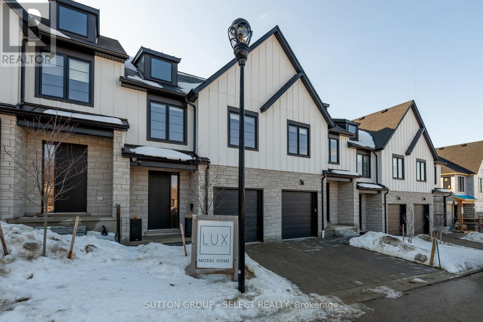 60-1175 Riverbend Road, London South, Ontario  N6K 0L2 - Photo 2 - X12826104