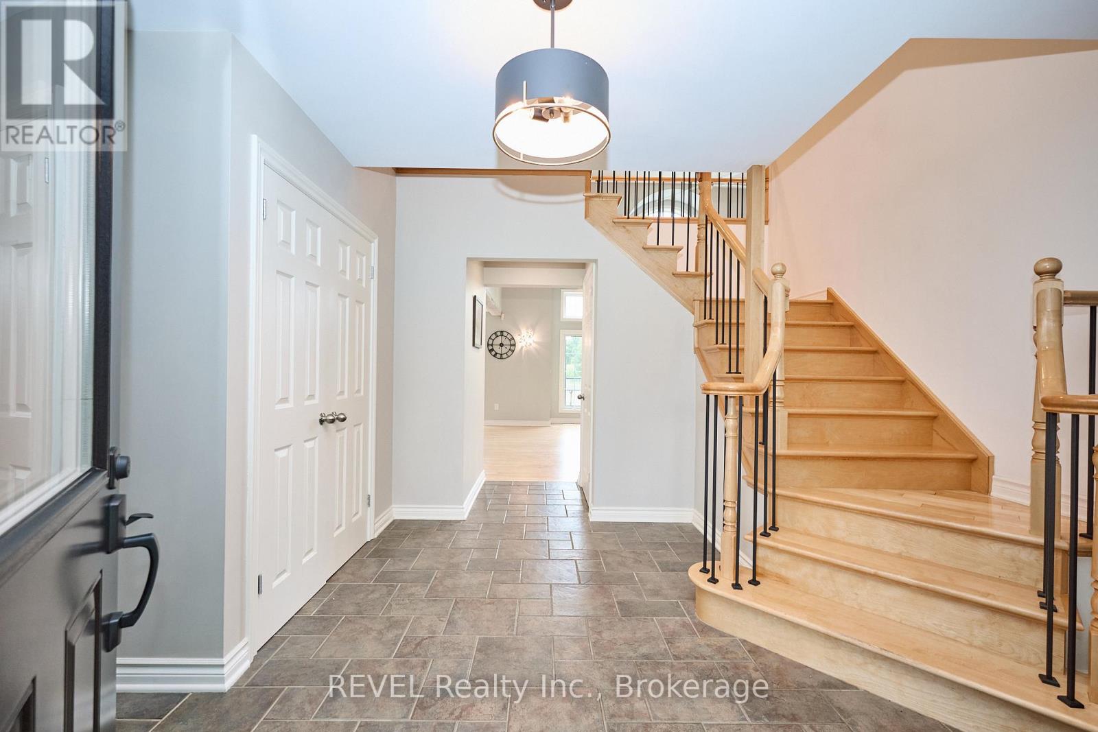 717 Metler Road, Pelham, Ontario  L0S 1C0 - Photo 11 - X12825992