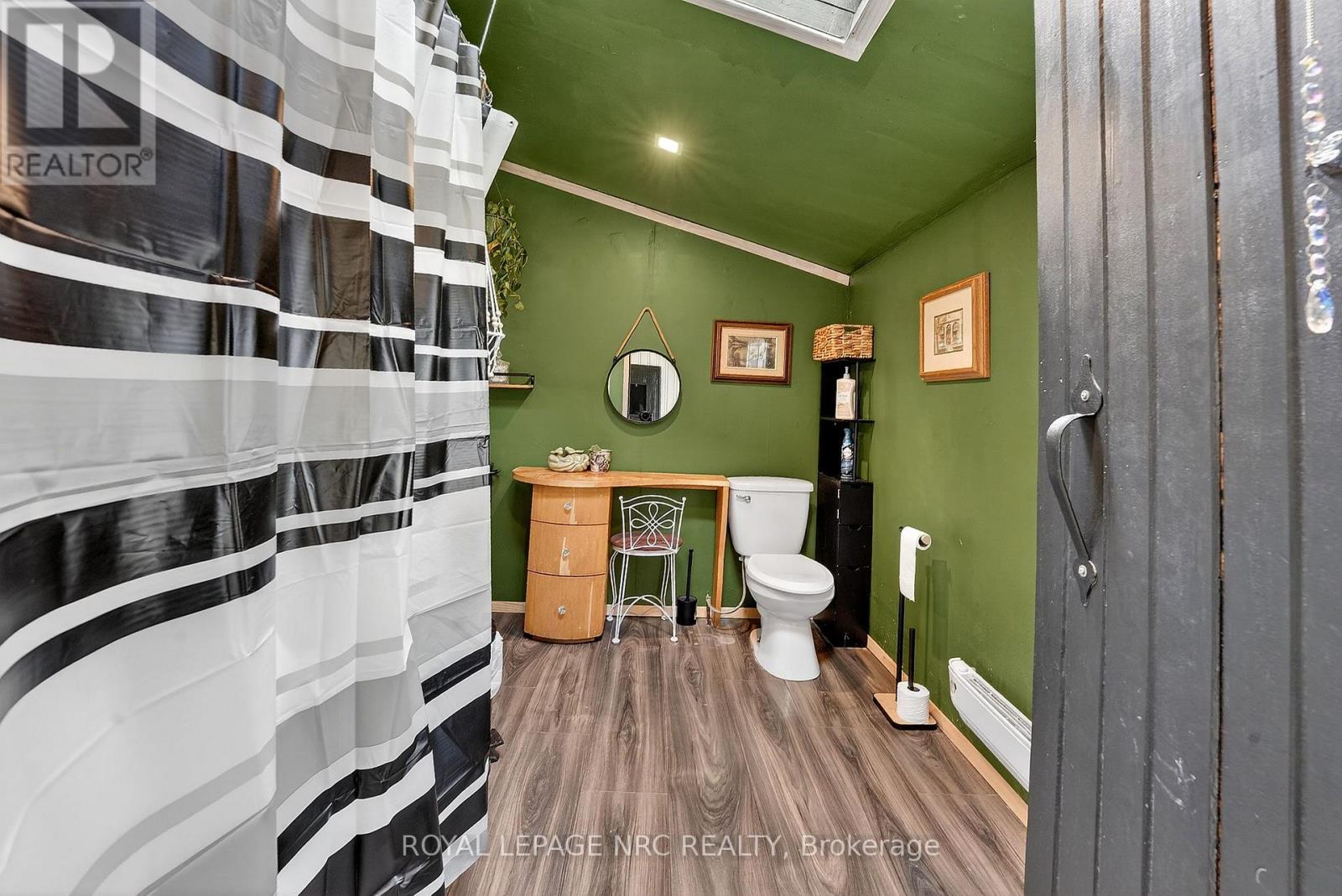 226 Derby Road, Fort Erie, Ontario  L0S 1B0 - Photo 5 - X12826078