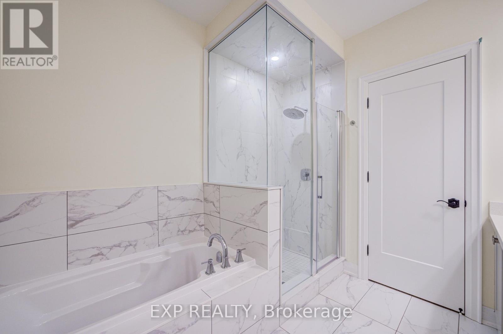 4255 Major Mackenzie Drive E, Markham (Angus Glen), Ontario  L6C 3L5 - Photo 38 - N12816196