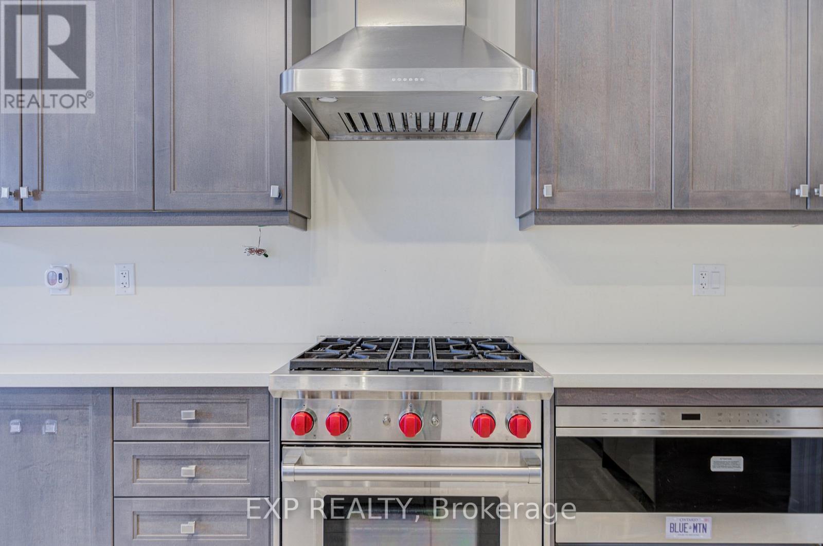 4255 Major Mackenzie Drive E, Markham (Angus Glen), Ontario  L6C 3L5 - Photo 19 - N12816196