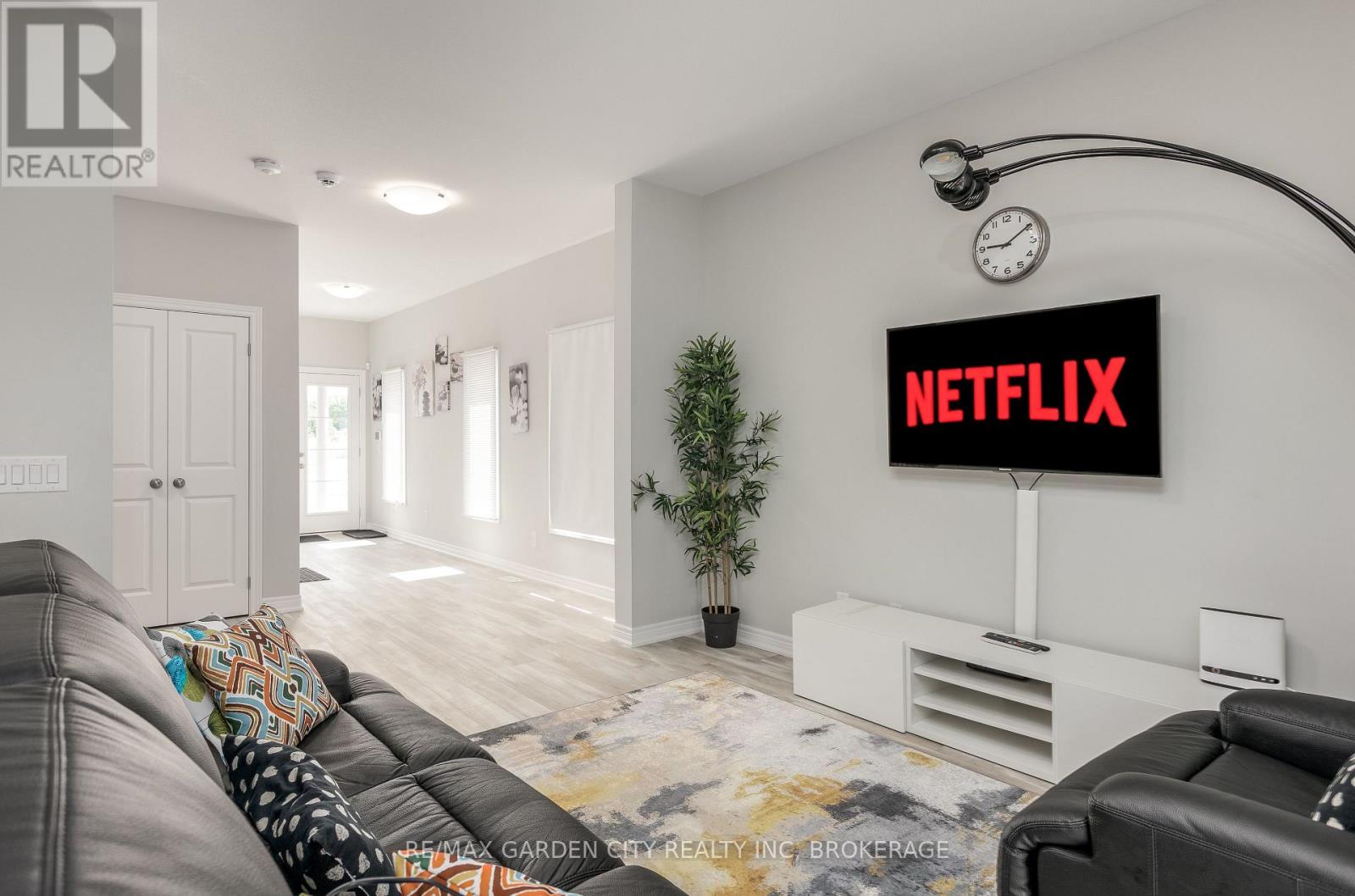 33 Bounty Avenue, Thorold, Ontario  L2V 0H3 - Photo 10 - X12822002