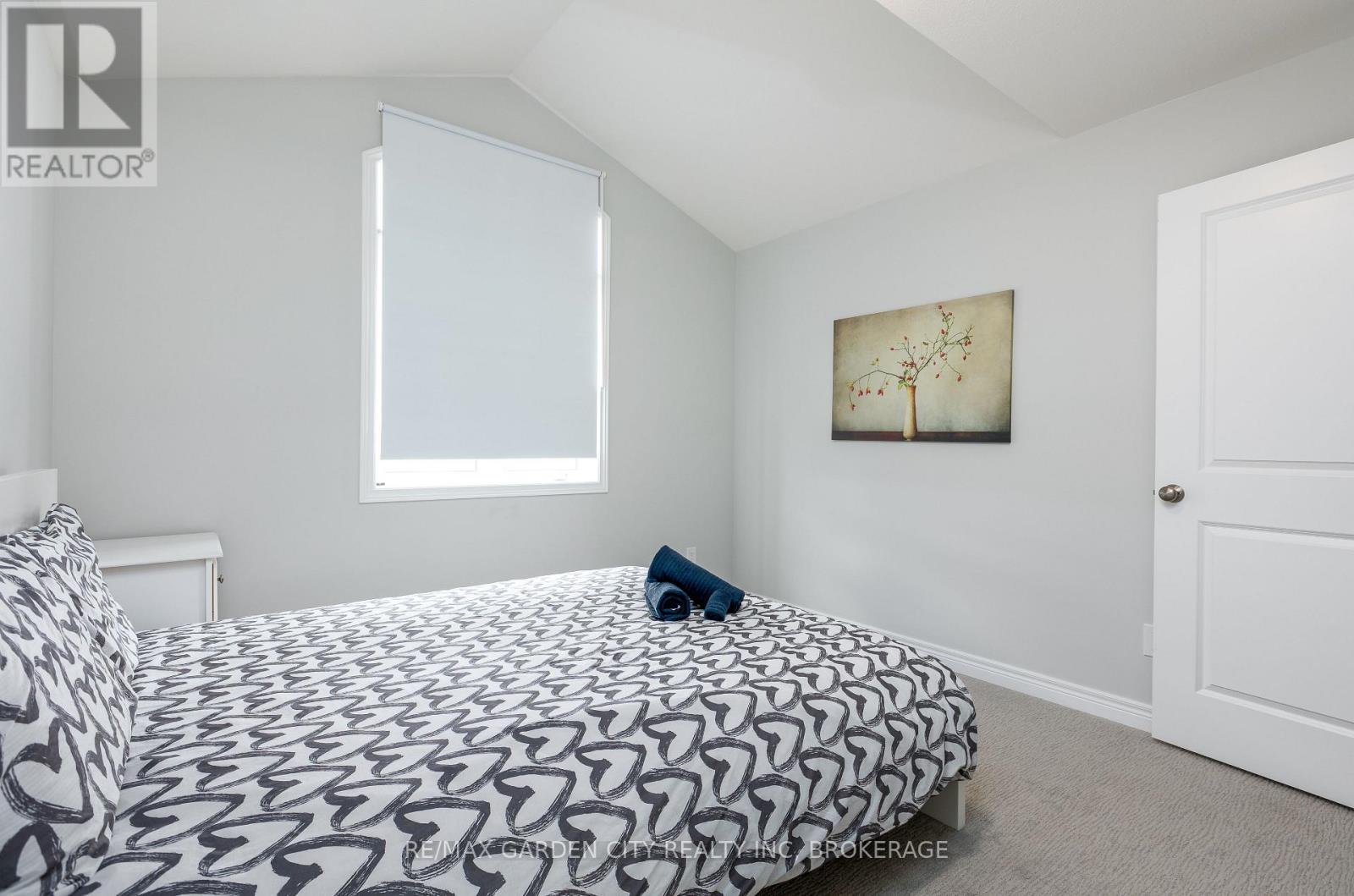 33 Bounty Avenue, Thorold, Ontario  L2V 0H3 - Photo 16 - X12822002