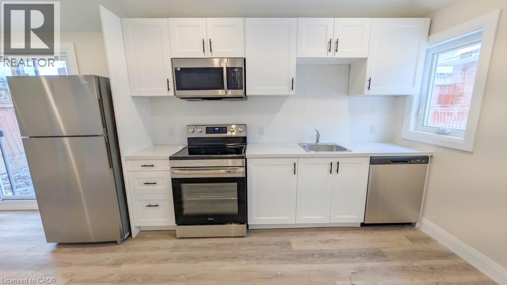 21 Fawell Avenue Unit# A, St. Catharines, Ontario  L2S 2V5 - Photo 4 - 40808148