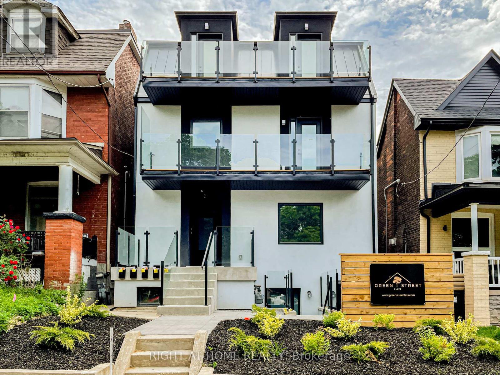 1 - 435 GRACE STREET, Toronto, Ontario