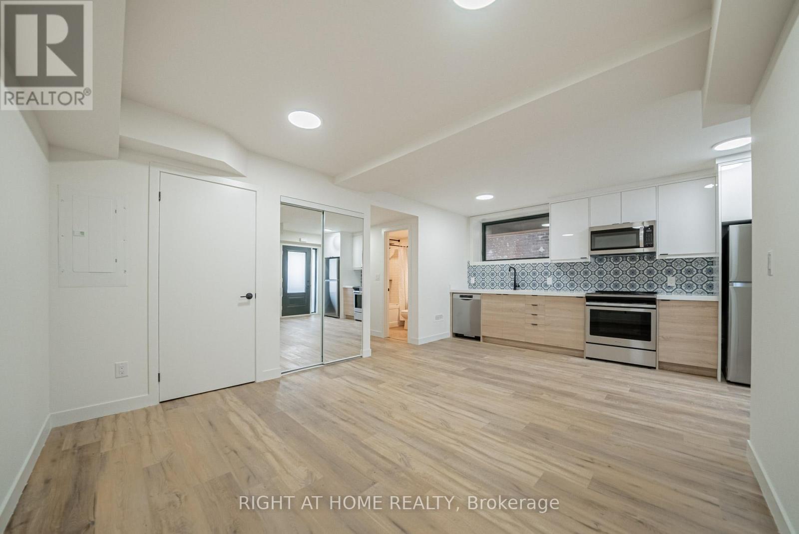 1 - 435 Grace Street, Toronto, Ontario  M6G 3A8 - Photo 7 - C12826028