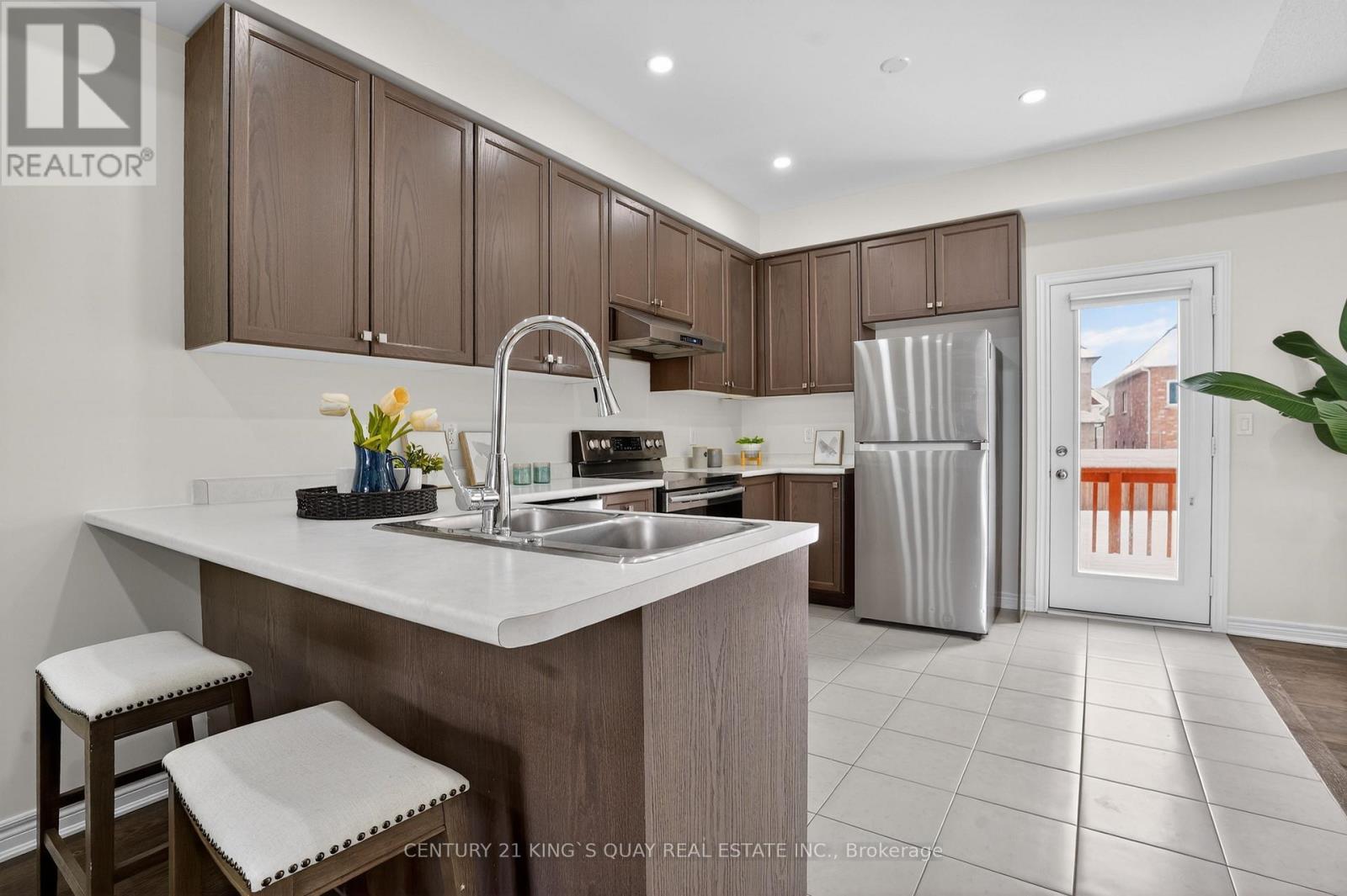 9 John Moore Road, East Gwillimbury, Ontario  L9N 0P4 - Photo 6 - N12826004