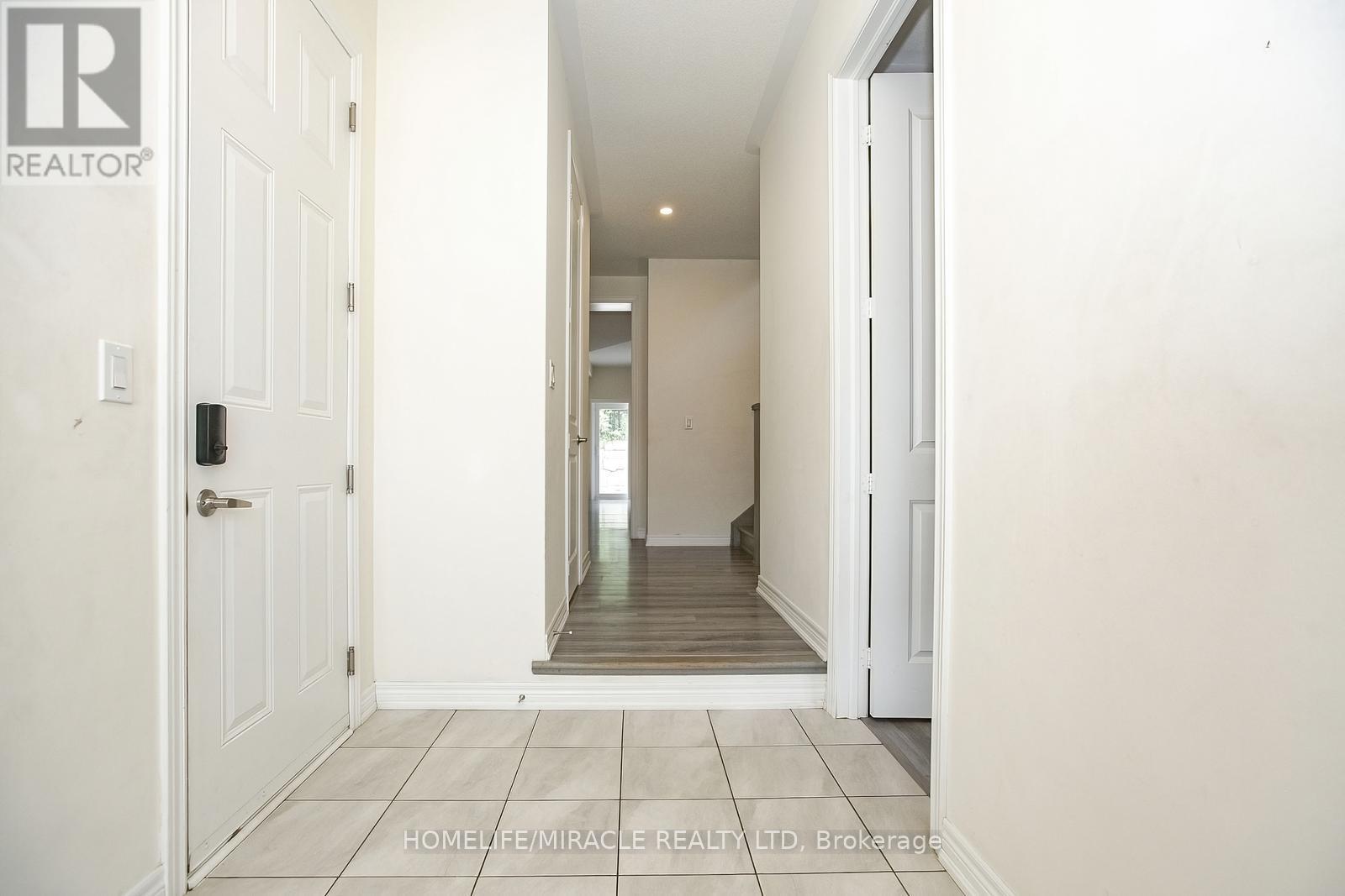 131 Kingsmere Crescent, New Tecumseth, Ontario L9R 0K8 - Photo 4 - N12826010