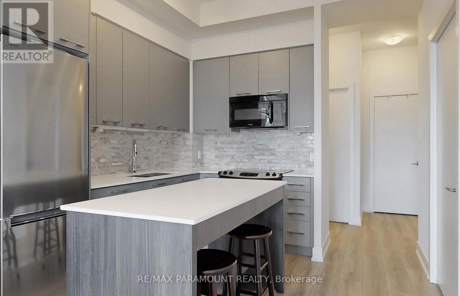 327 - 9471 Yonge Street, Richmond Hill, Ontario  L4C 0Z5 - Photo 4 - N12826034