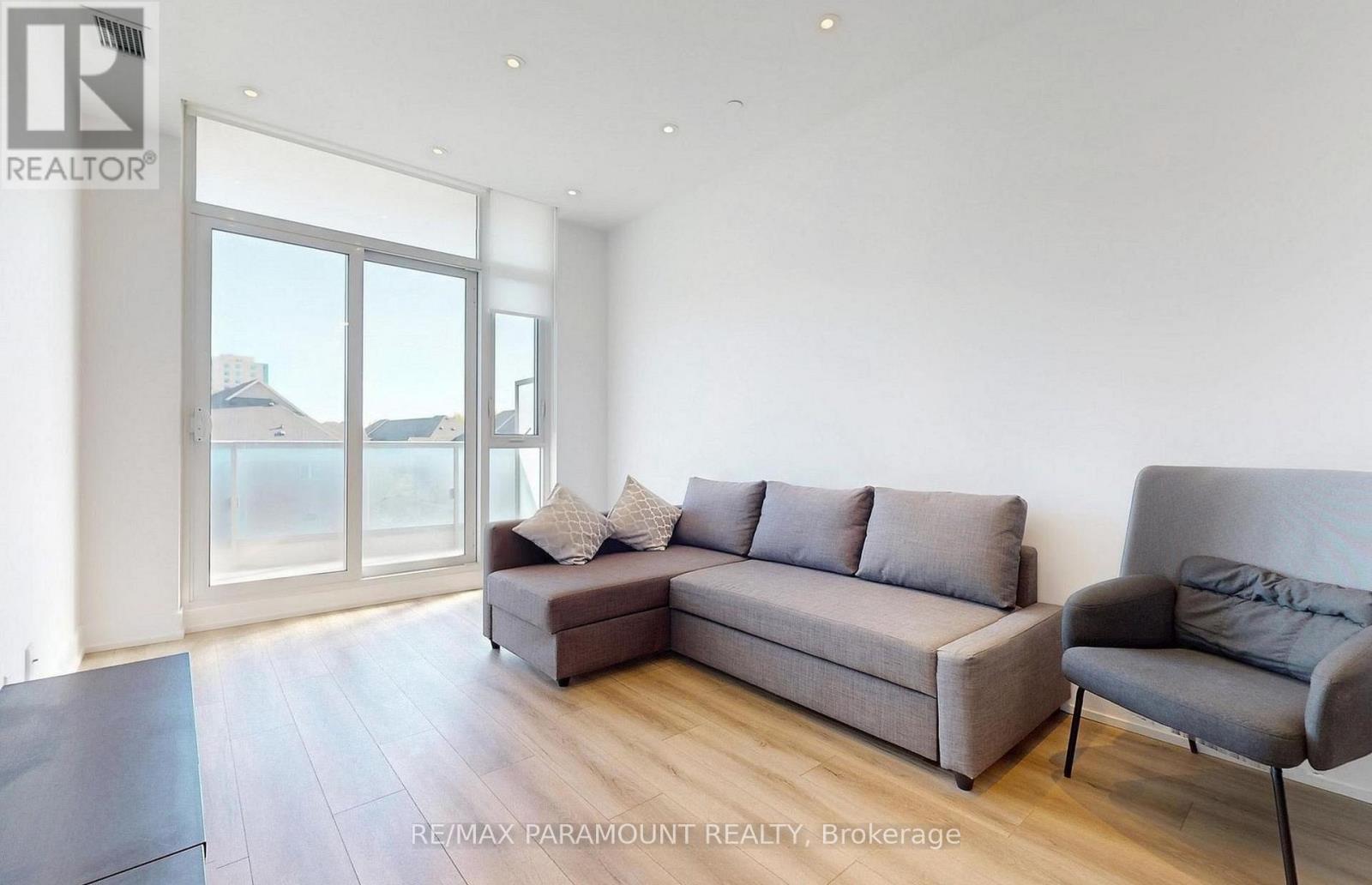 327 - 9471 Yonge Street, Richmond Hill, Ontario  L4C 0Z5 - Photo 5 - N12826034