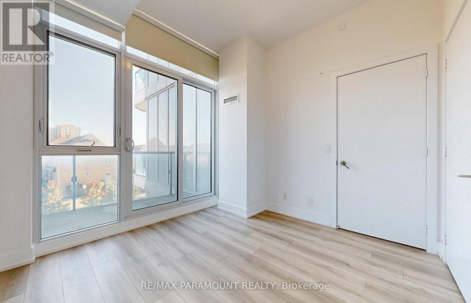 327 - 9471 Yonge Street, Richmond Hill, Ontario  L4C 0Z5 - Photo 8 - N12826034