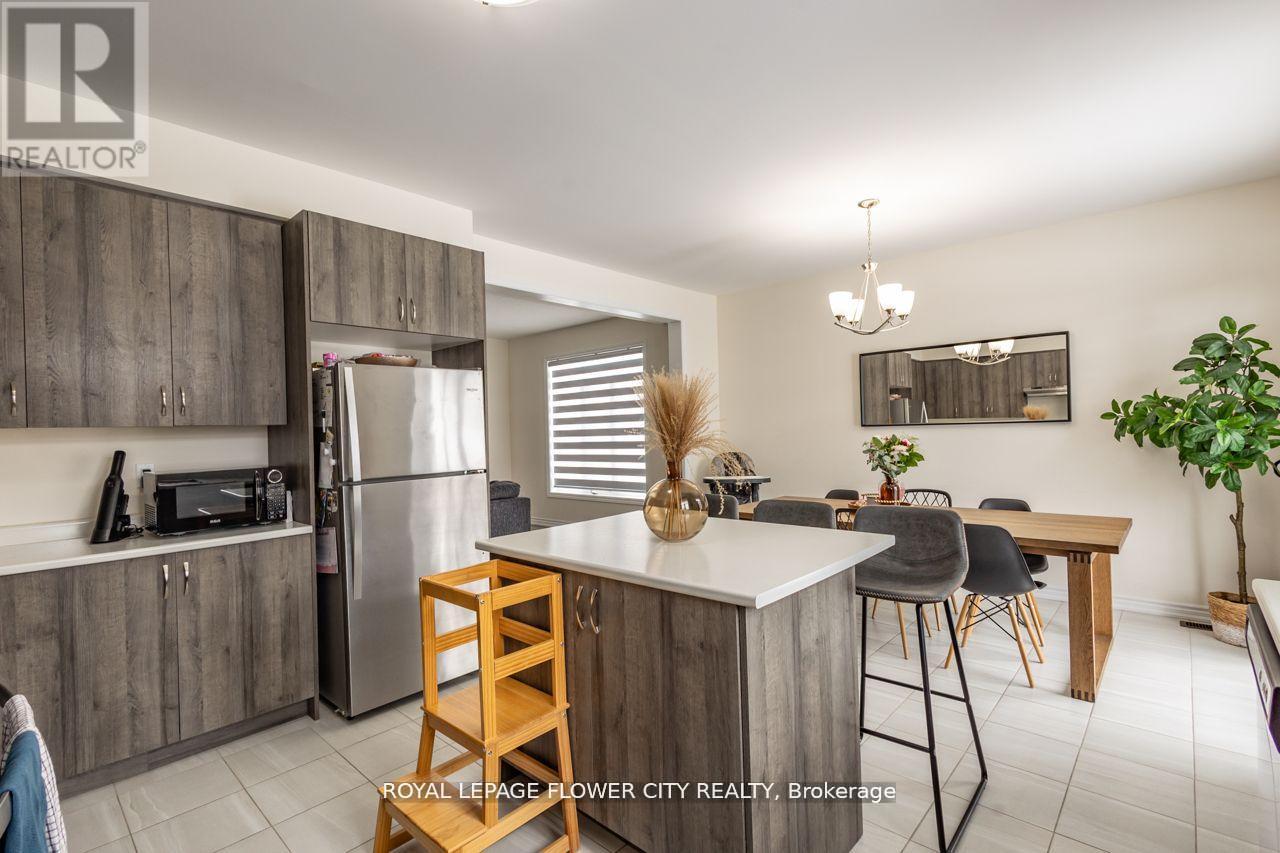 13 Ferragine Crescent, Bradford West Gwillimbury, Ontario  L3Z 2A6 - Photo 17 - N12826066