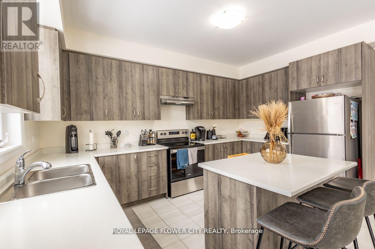 13 Ferragine Crescent, Bradford West Gwillimbury, Ontario  L3Z 2A6 - Photo 19 - N12826066