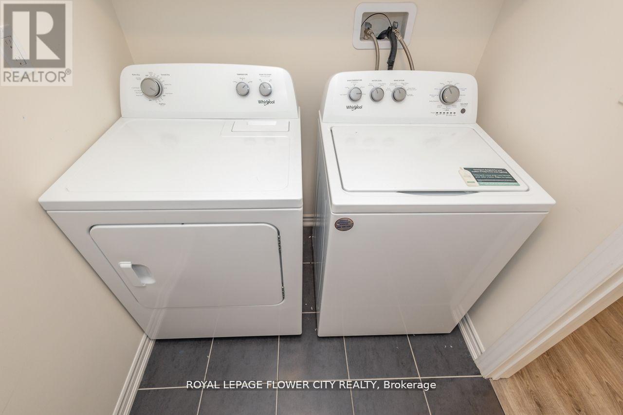 13 Ferragine Crescent, Bradford West Gwillimbury, Ontario  L3Z 2A6 - Photo 36 - N12826066