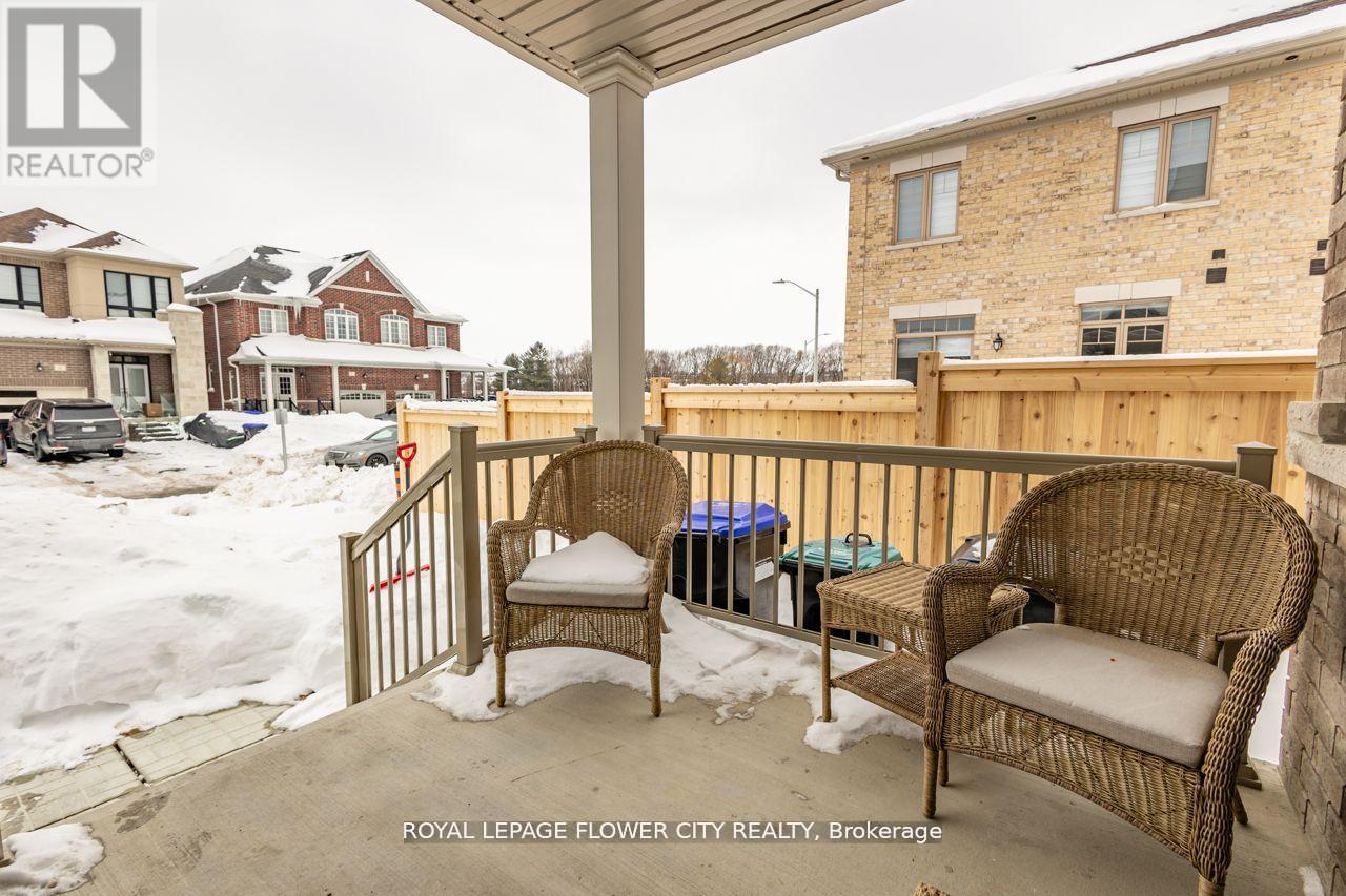 13 Ferragine Crescent, Bradford West Gwillimbury, Ontario  L3Z 2A6 - Photo 6 - N12826066