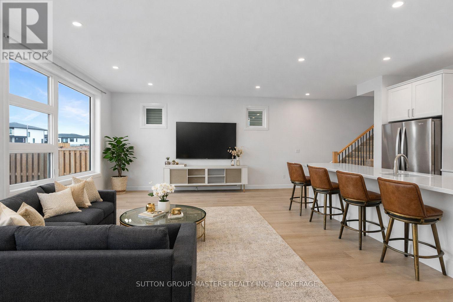 229 Superior Drive, Loyalist, Ontario  K7N 0E9 - Photo 9 - X12676558