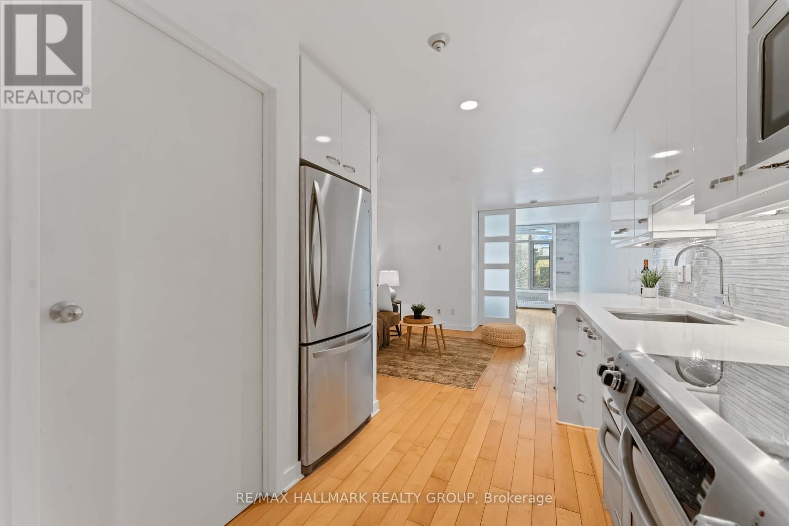 15 - 202 St Patrick Street, Ottawa, Ontario  K1N 5K3 - Photo 2 - X12786444