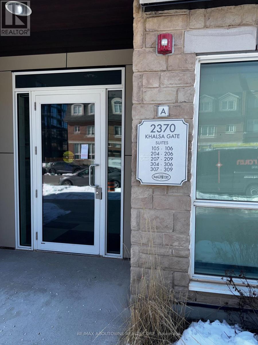 105 - 2370 Khalsa Gate, Oakville, Ontario  L6M 0P5 - Photo 17 - W12826046