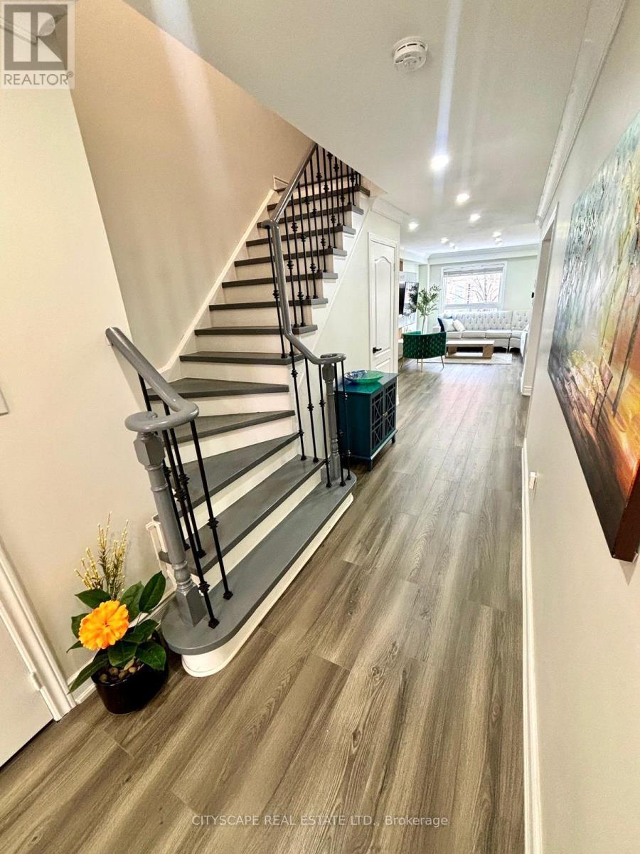 3974 Stardust Drive, Mississauga, Ontario  L5M 8A5 - Photo 11 - W12826048