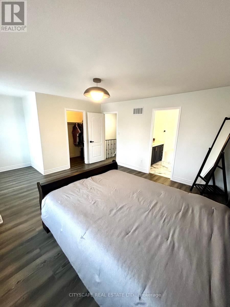 3974 Stardust Drive, Mississauga, Ontario  L5M 8A5 - Photo 19 - W12826048