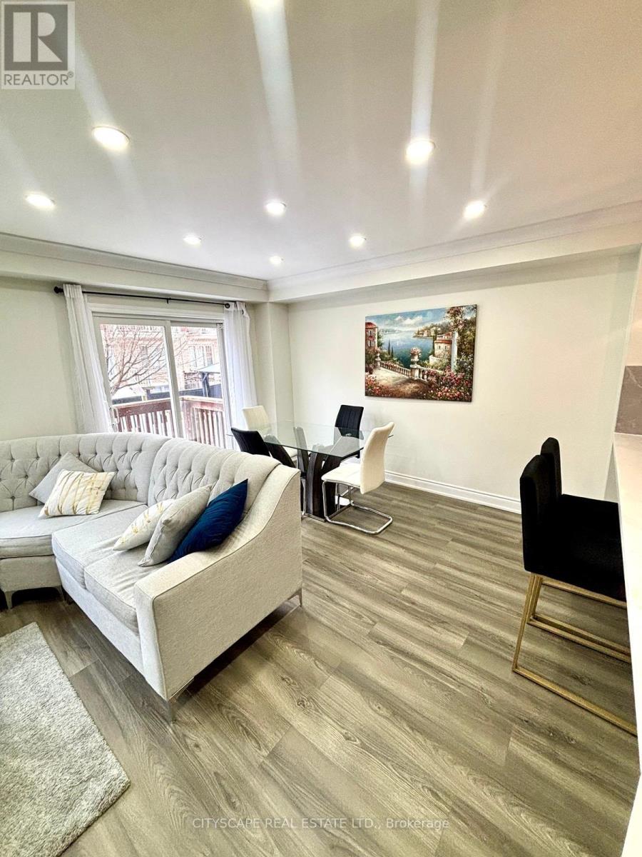 3974 Stardust Drive, Mississauga, Ontario  L5M 8A5 - Photo 8 - W12826048